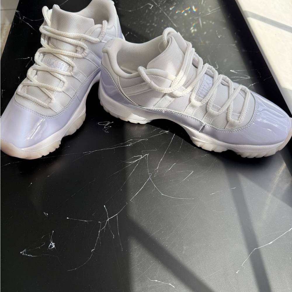 Lavender Air Retro 11 Jordan sneakers